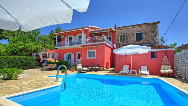 Villa Giador: Buitenshuis, zwembad