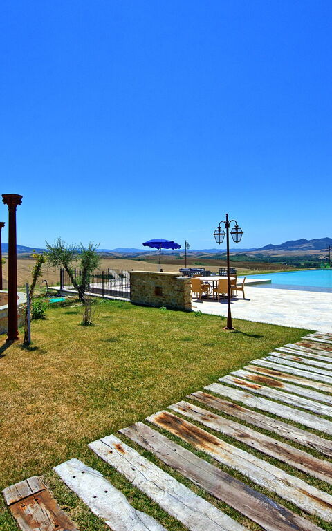 Villa Massimiliano: Buitenshuis, Tuin, zwembad