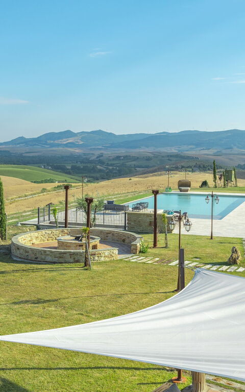 Villa Massimiliano: Buitenshuis, Keer bekeken, Tuin, zwembad