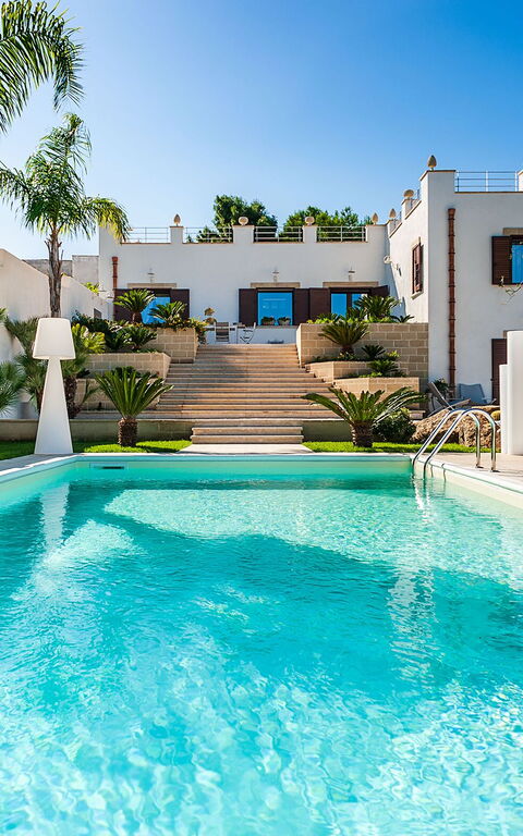 Villa Pigna Bianca: Buitenshuis, zwembad