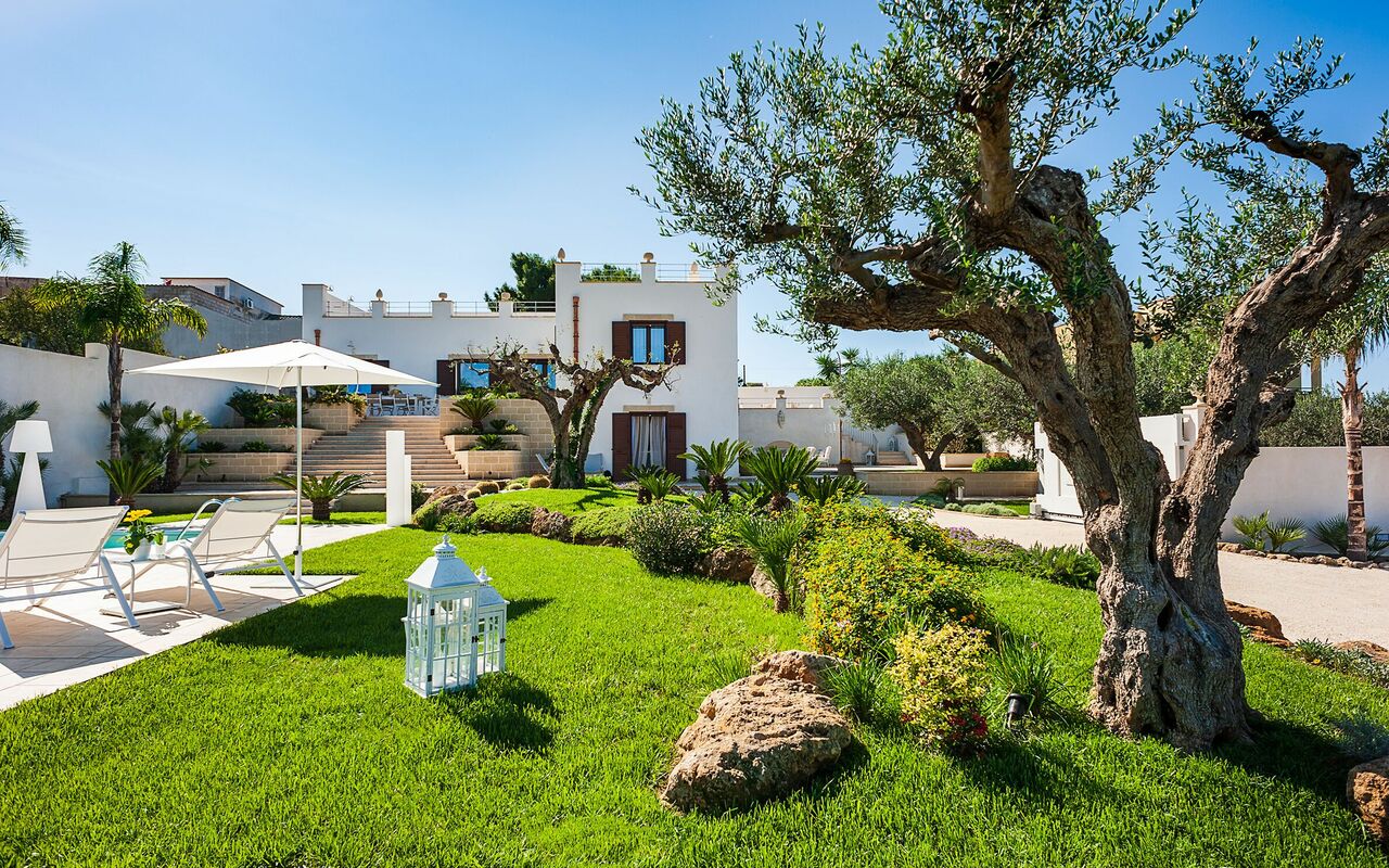 Villa Pigna Bianca: Buitenshuis, Tuin