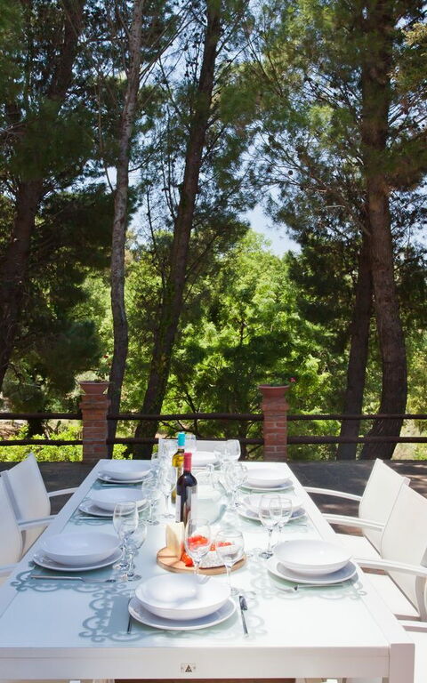 Villa Rocca: Buitenshuis