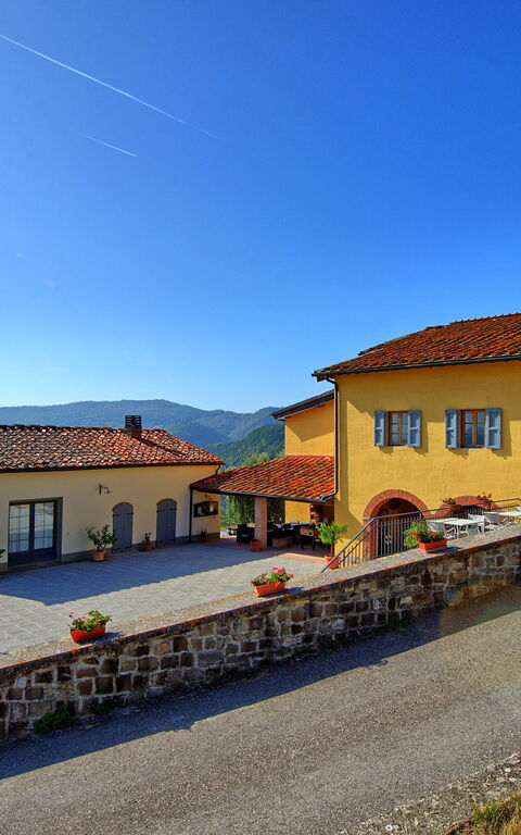 Casalta: Buitenkanten, Buitenshuis