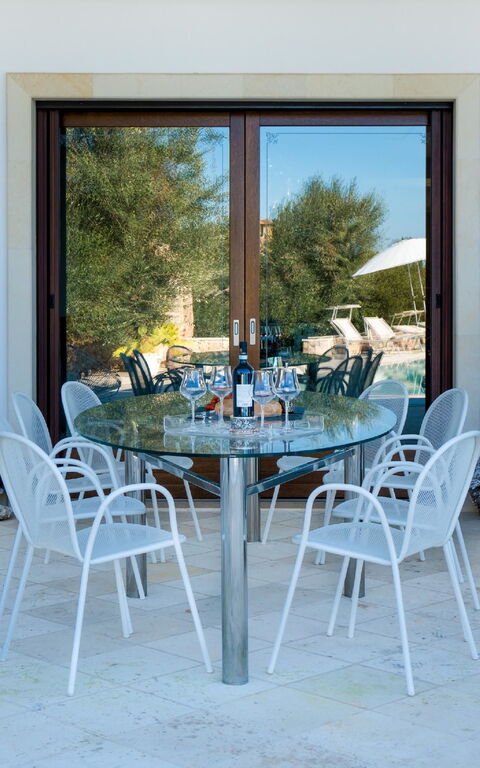 Villa Modigliani: Buitenshuis