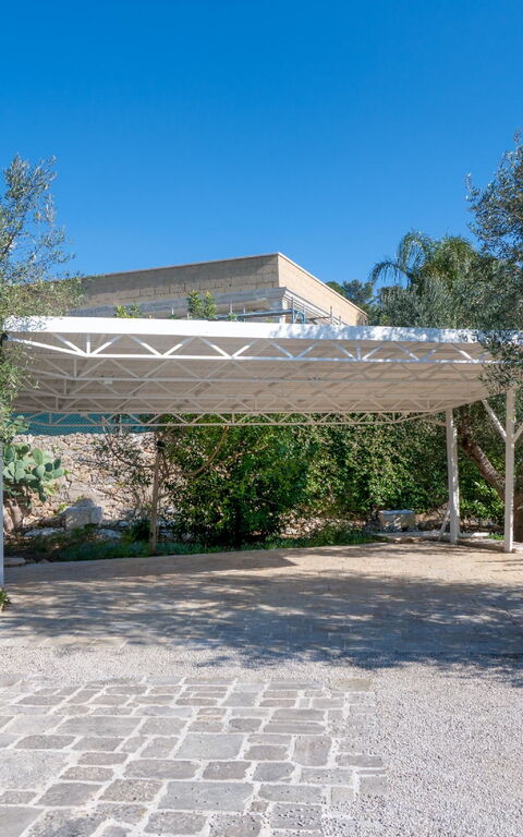 Villa Modigliani: Buitenshuis