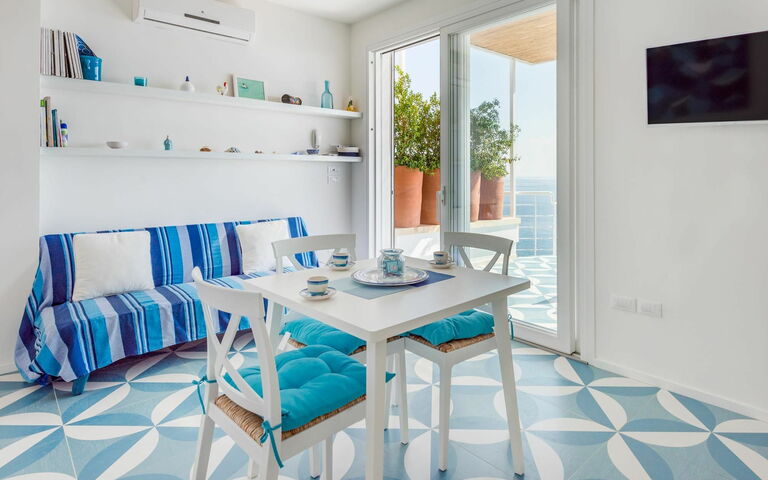 Villa Infinity: Lunchroom, Woonkamer