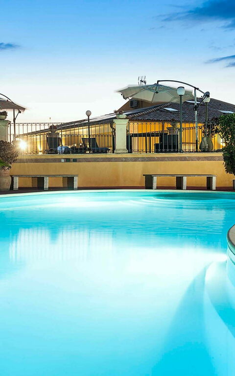 Villa Carolina: Buitenshuis, zwembad