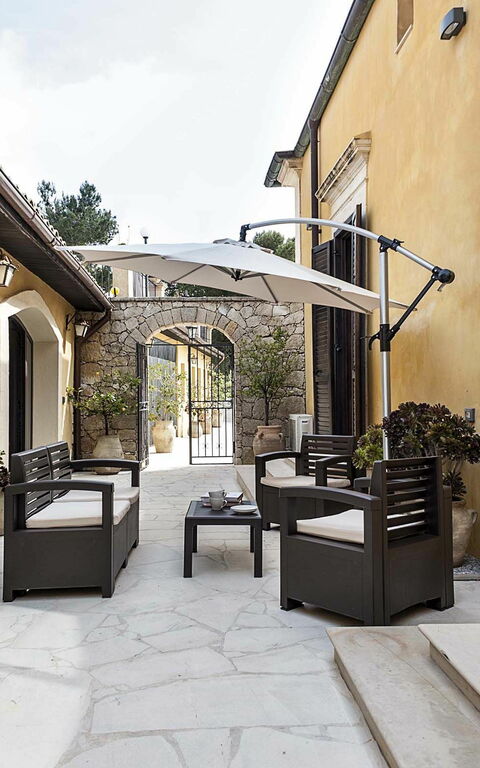 Villa Carolina: Buitenshuis