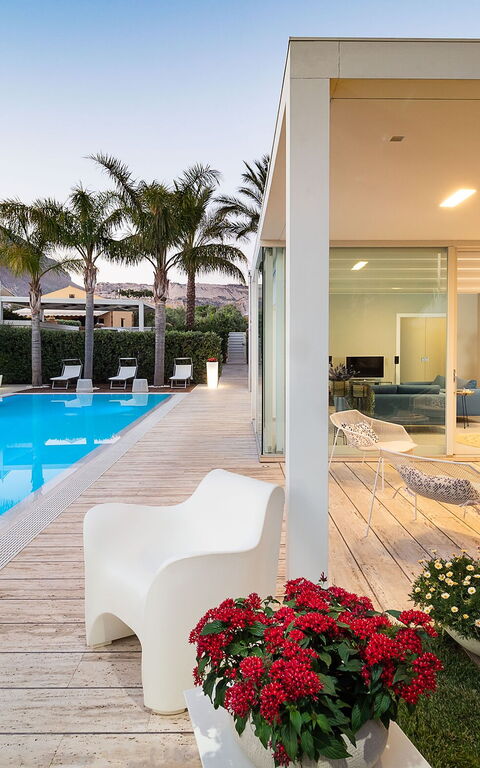 Villa Bellini: Buitenkanten, zwembad