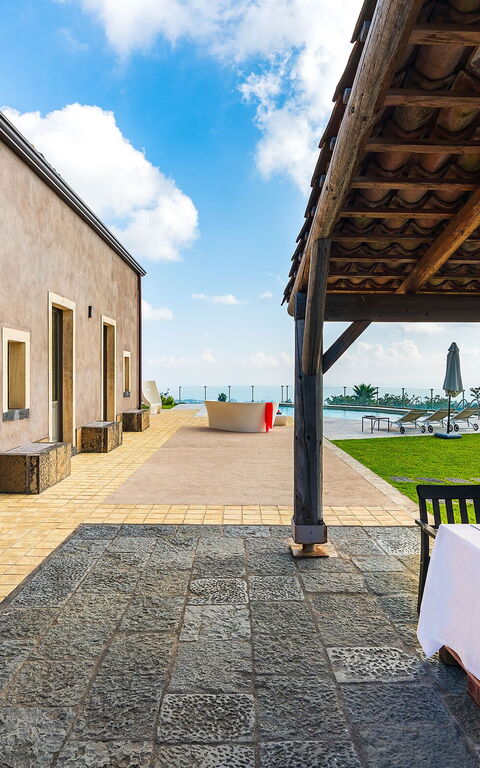 Villa Torre Etnea: Buitenshuis, Tuin