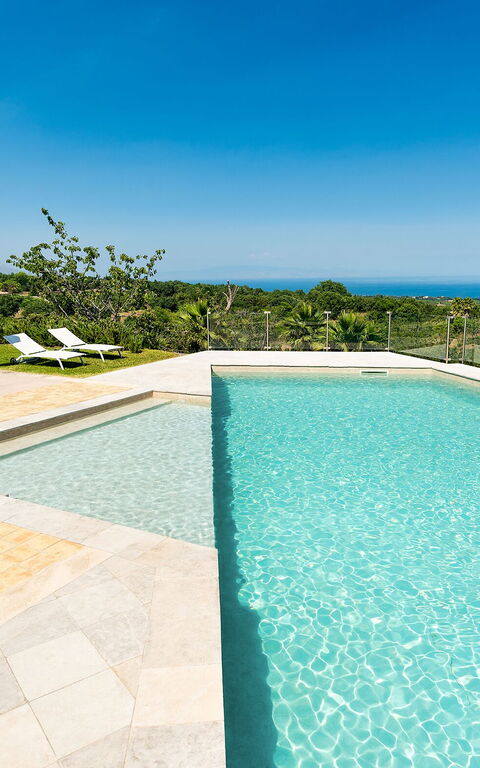 Villa Torre Etnea: Buitenshuis, zwembad