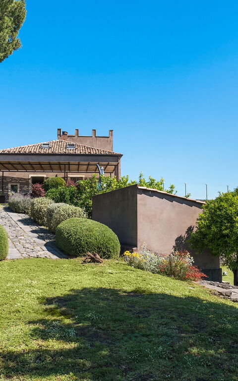 Villa Torre Etnea: Buitenkanten, Buitenshuis