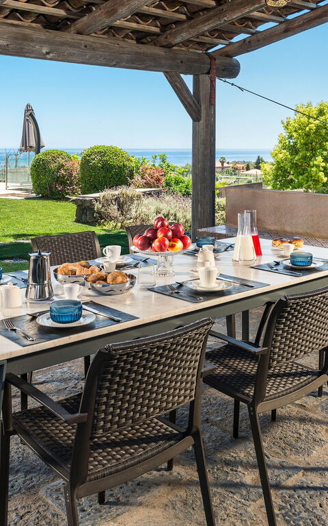 Villa Torre Etnea: Balkon / terras / patio, Buitenkanten, Buitenshuis, Tuin