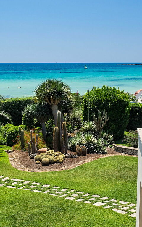 Villa La Plage: Buitenshuis, Keer bekeken, Tuin