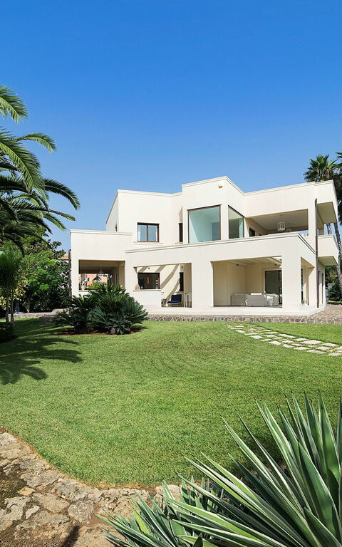 Villa La Plage: Buitenshuis, Keer bekeken, Tuin