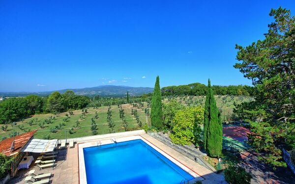 Villa Cuculo: Tuin, zwembad