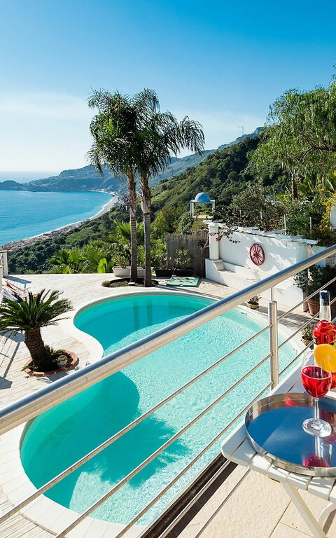 Villa Luce: Buitenshuis