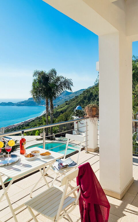 Villa Luce: Balkon / terras / patio, Buitenshuis