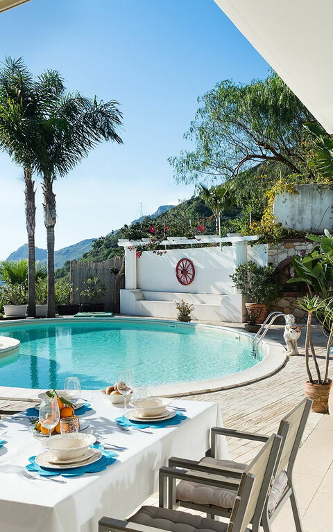 Villa Luce: Balkon / terras / patio, Buitenshuis