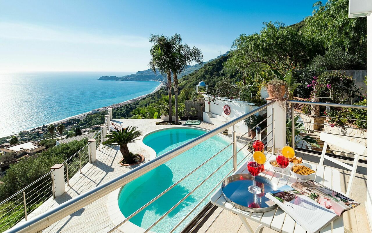 Villa Luce: Buitenshuis