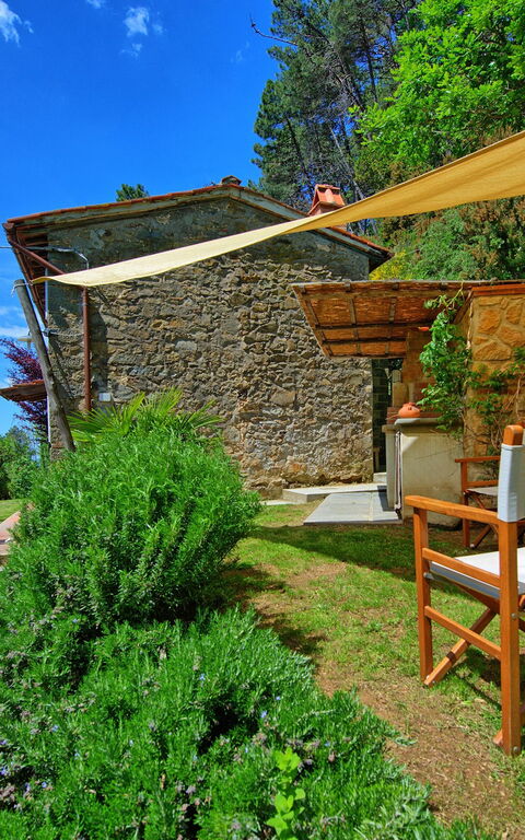 Casale Di Cozzile: Buitenkanten, Tuin