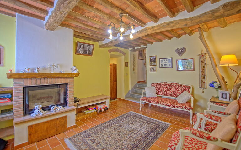 Casale Di Cozzile: Woonkamer