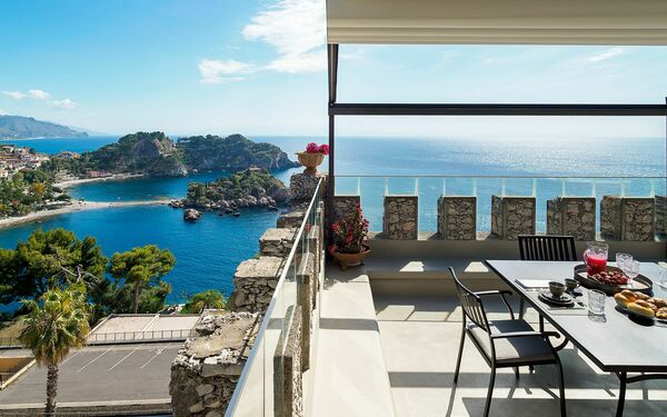 Torre Isola Bella: Balkon / terras / patio, Keer bekeken