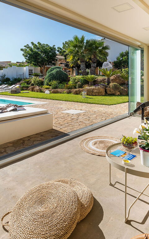 Villa Pietra Del Sole: Buitenkanten, Buitenshuis, Tuin, zwembad