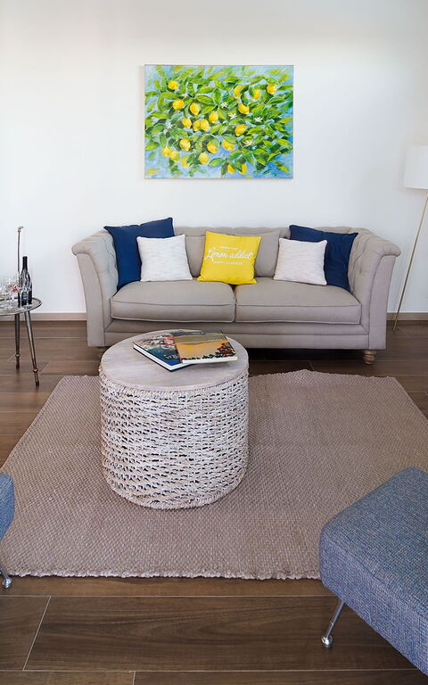 Villa Pietra Del Sole: Woonkamer