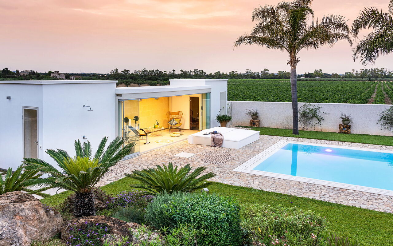 Villa Pietra Del Sole: Buitenkanten, Buitenshuis, Tuin, zwembad