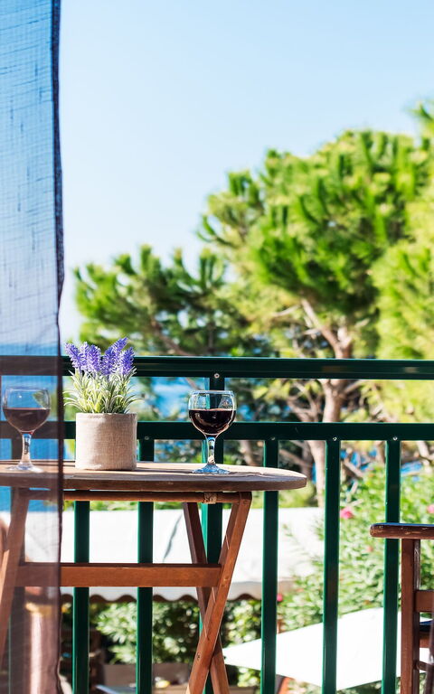 Beachfront Villa Rania: Balkon / terras / patio