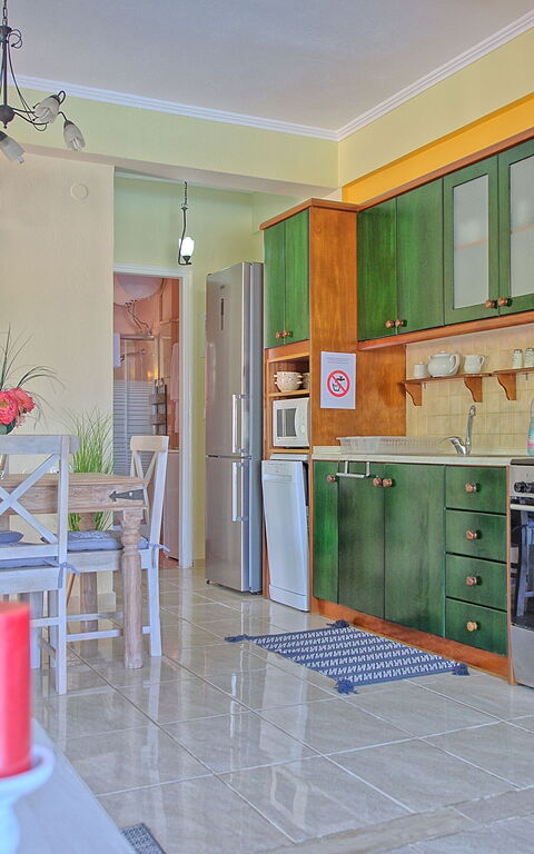 Beachfront Villa Rania: Keuken, Lunchroom, Woonkamer