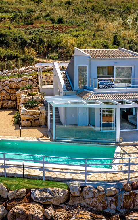 Villa Scire: Buitenshuis, Keer bekeken, Tuin, Zomer, zwembad