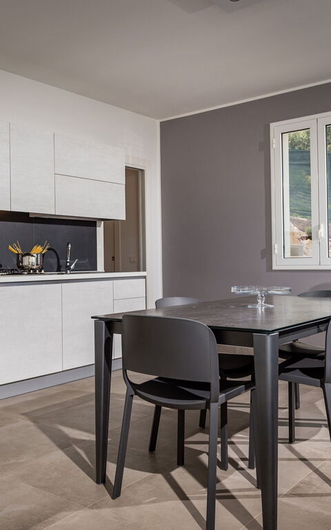 Villa Scire: Keuken, Lunchroom