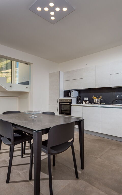 Villa Scire: Keuken, Lunchroom