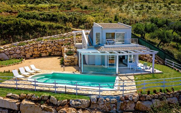 Villa Scire: Buitenshuis, Keer bekeken, Tuin, Zomer, zwembad