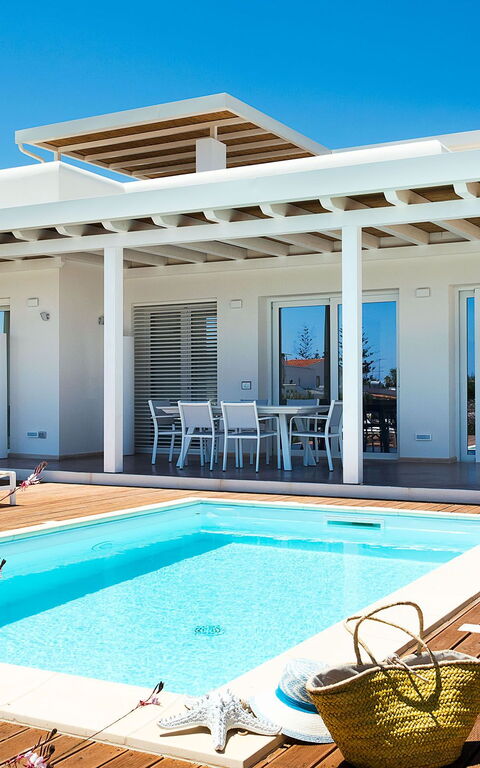 Villa San Lorenzo Palma: Buitenshuis, zwembad