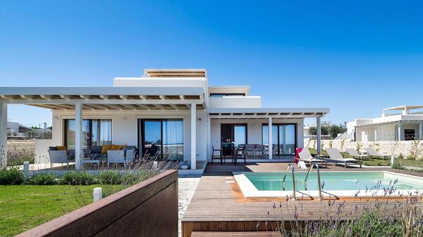 Villa San Lorenzo Lavanda: Buitenkanten, Buitenshuis, zwembad