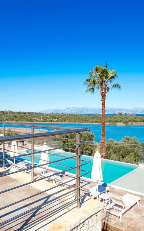 Villa Corfu Panorama: Buitenshuis, zwembad