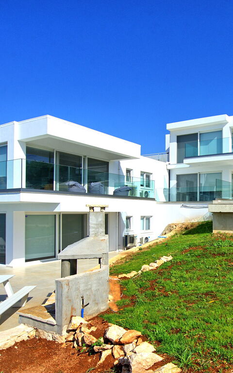 Villa Nafsika: Buitenkanten, Tuin, zwembad