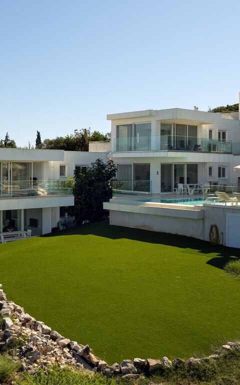 Villa Nafsika: Buitenkanten, Buitenshuis, Tuin