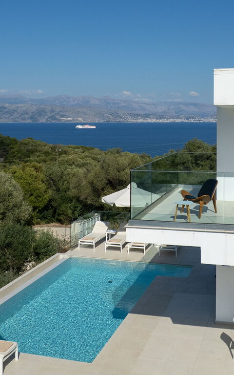 Villa Nafsika: Buitenkanten, Buitenshuis, Keer bekeken, zwembad