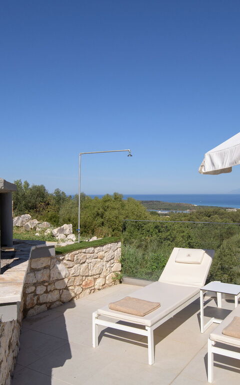 Villa Nafsika: Buitenkanten, Buitenshuis, Keer bekeken