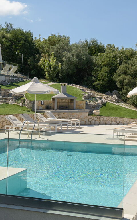 Villa Nafsika: Buitenkanten, Buitenshuis, Tuin, zwembad