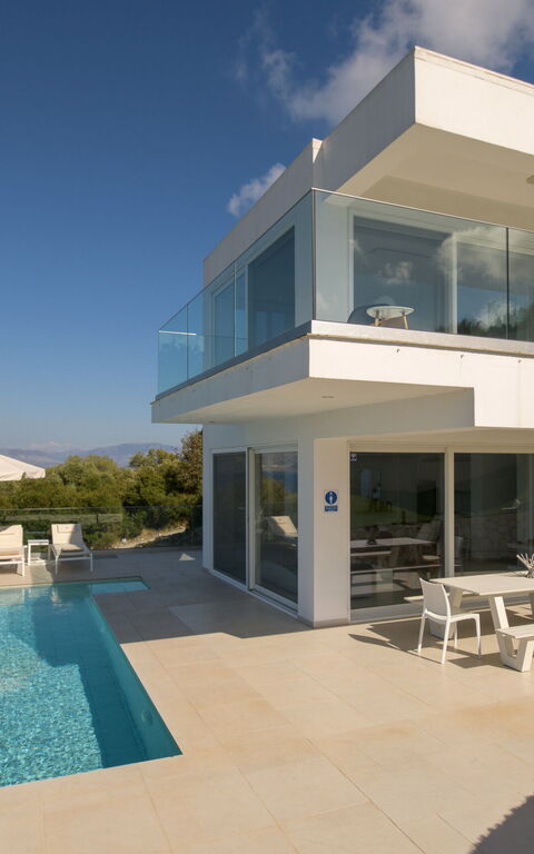 Villa Nafsika: Buitenkanten, Buitenshuis, Keer bekeken, zwembad