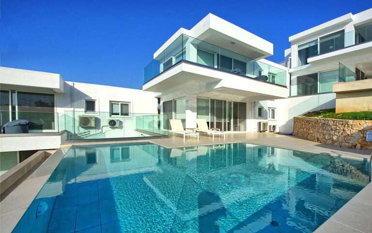 Villa Arete: Buitenkanten, Buitenshuis, zwembad