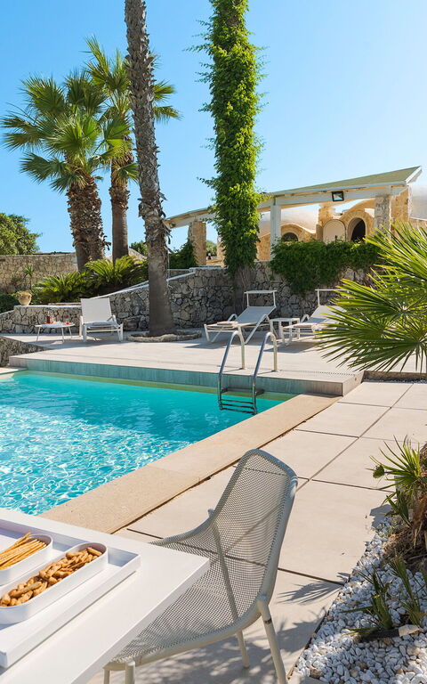 Villa Del Mito: Buitenkanten, Buitenshuis, zwembad