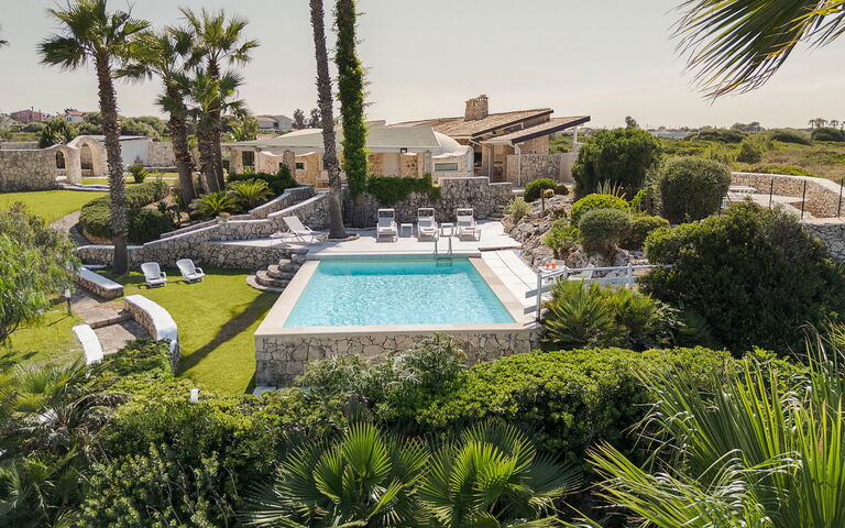 Villa Del Mito: Buitenkanten, Buitenshuis, Tuin, zwembad