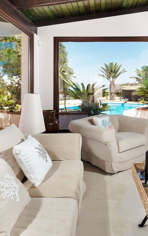 Villa Cala Mancina: Woonkamer