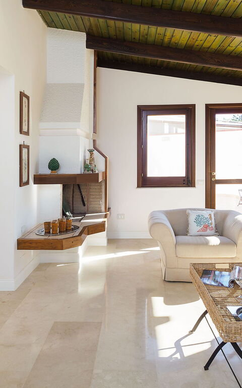 Villa Cala Mancina: Woonkamer